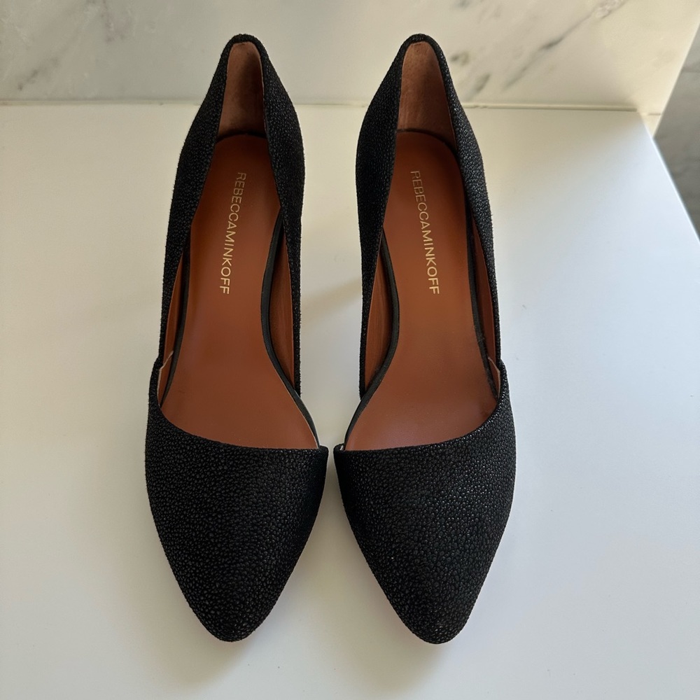 REBECCA MINKOFF Brie D'Orsay Black Stingray Print Pumps Size 6 1/2M